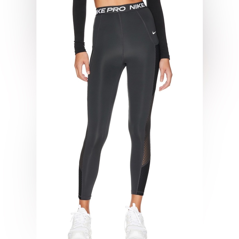 REVOLVE - NIKE |‎ HIGH RISE 7/8 LEGGING - Picture 5 of 9